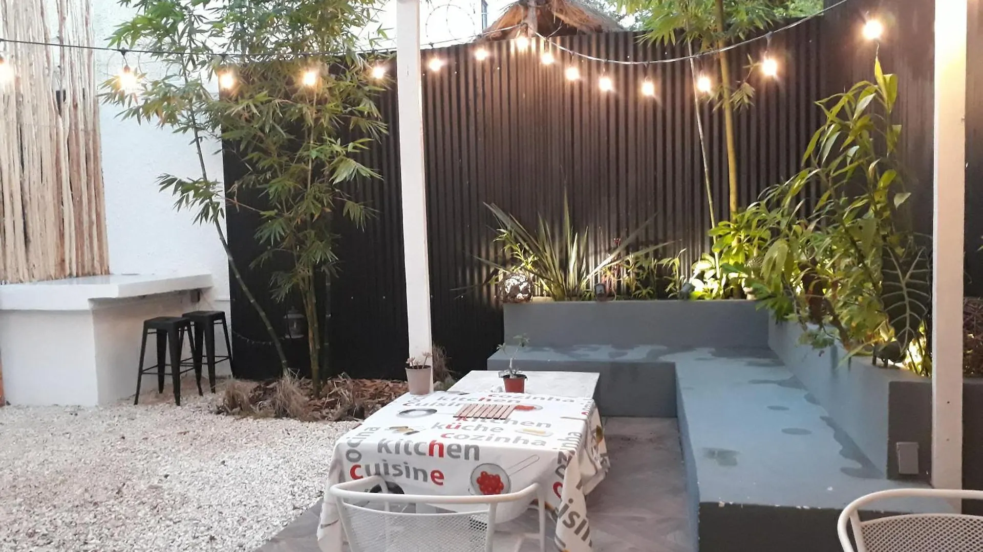 Affittacamere Room In Guest Room - Room 2, Private Bathroom, A C, Wi-Fi 50 Mbps In Downtown Cancún