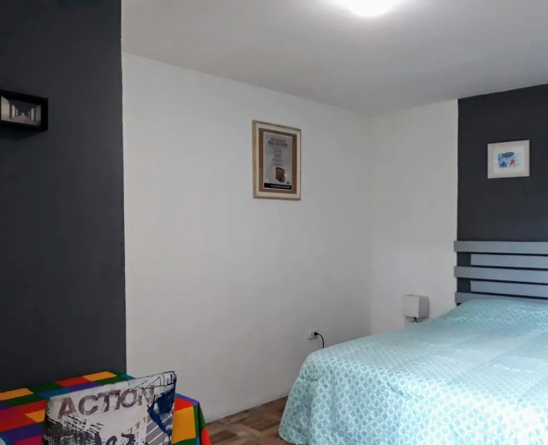 Room In Guest Room - Room 2, Private Bathroom, A C, Wi-Fi 50 Mbps In Downtown Cancún 0*,  Messico